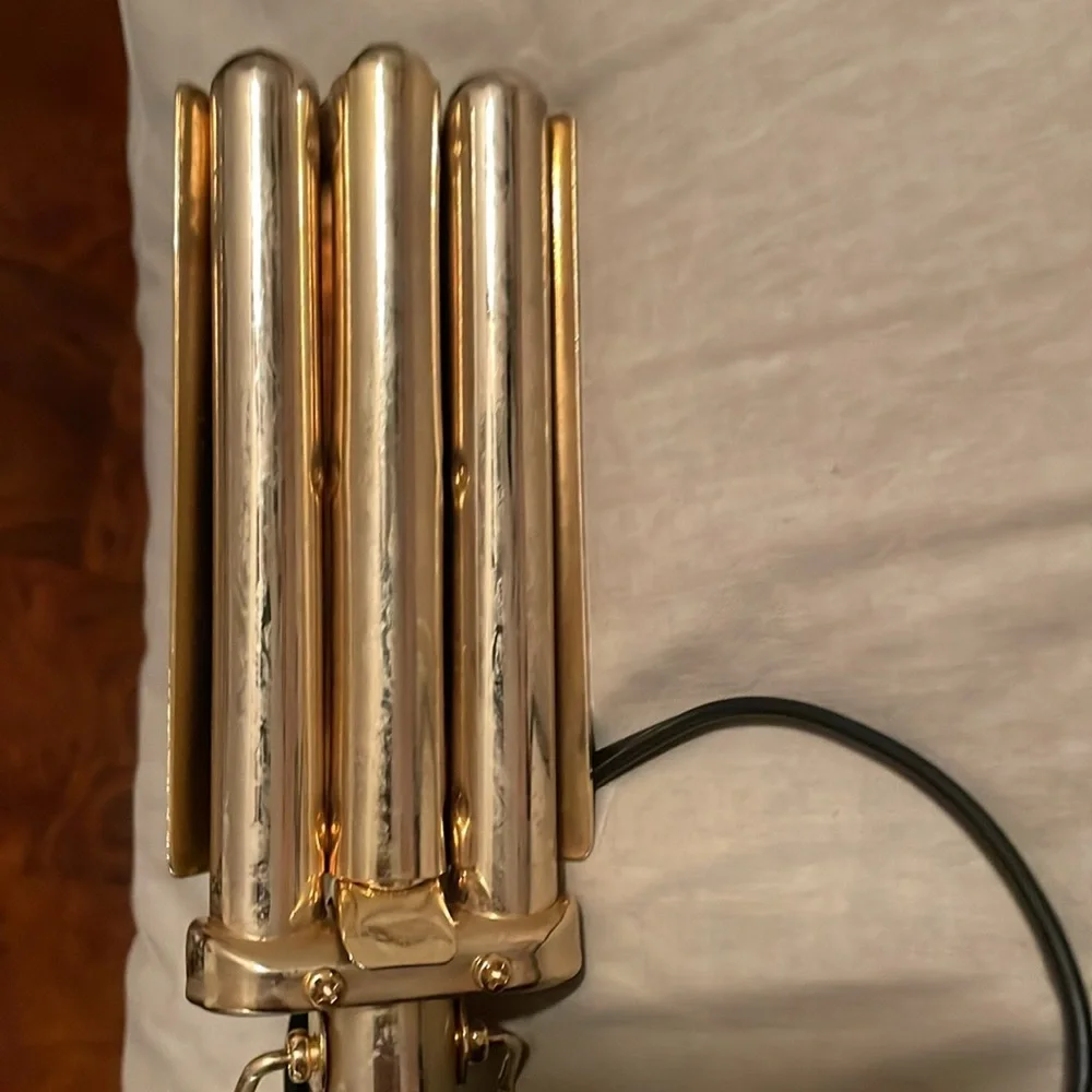 VIDAL SASSOON GOLD SERIES HAIR WAVERS/High & Low heat settings. Heats to 210 VNT